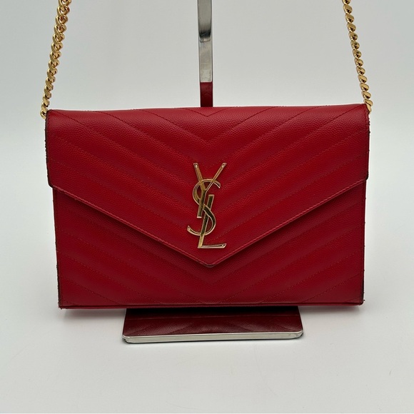 Yves Saint Laurent Red Quilted Clutch with Gold Chain - Picture 3 of 16
